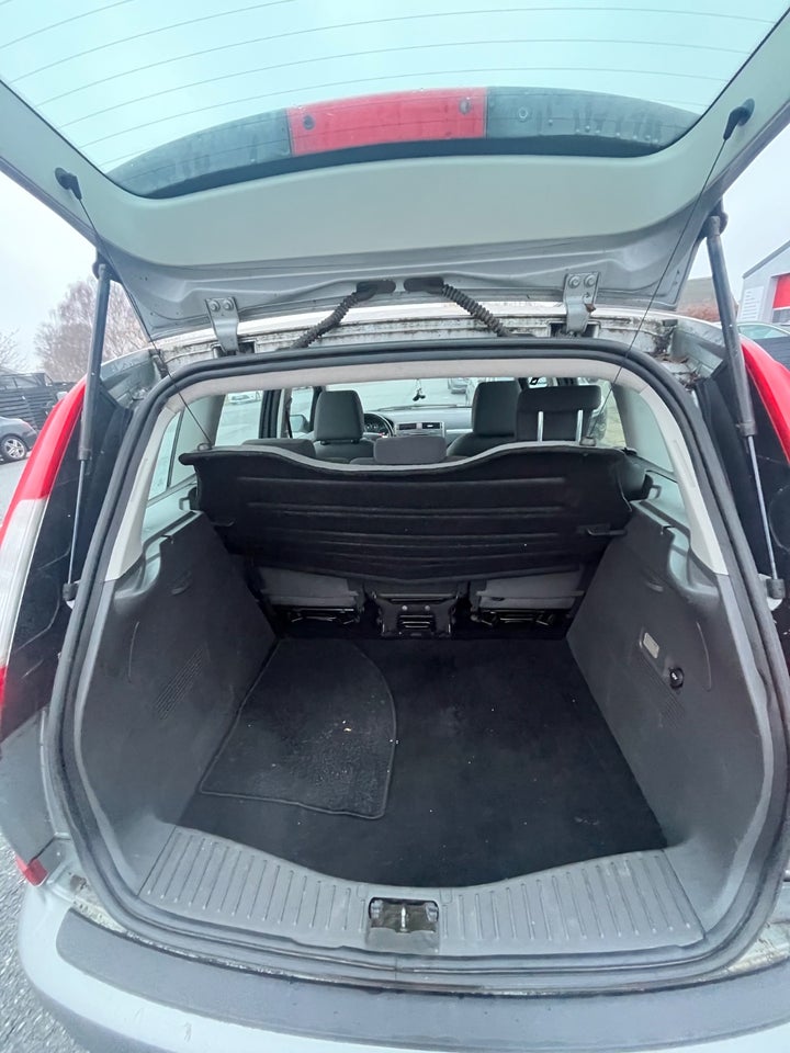 Ford Focus C-MAX 1,6 115 Ambiente 5d