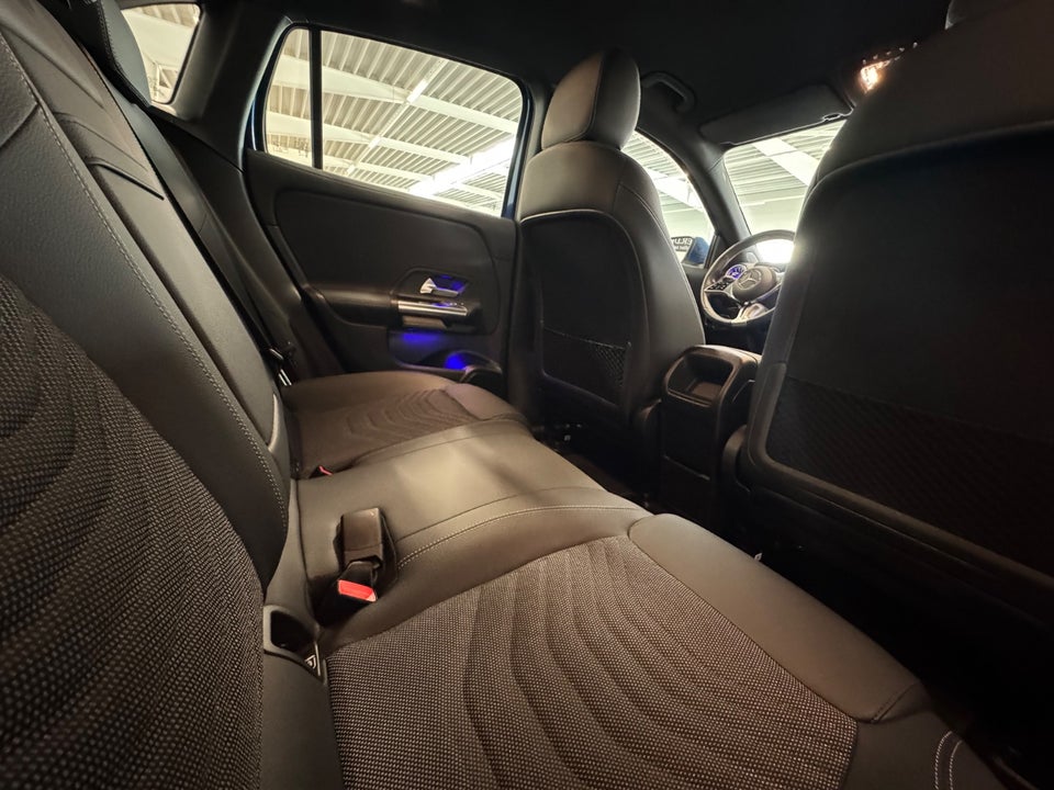 Mercedes EQA300 Progressive 4Matic 5d