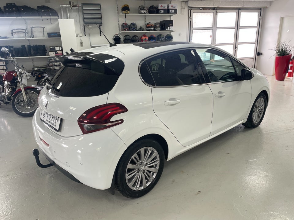 Peugeot 208 1,2 PureTech 82 Allure+ 5d