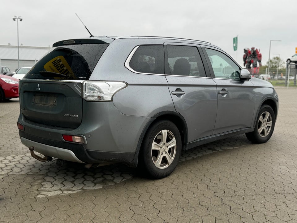 Mitsubishi Outlander 2,2 DI-D 150 Intense aut. 4WD 5d