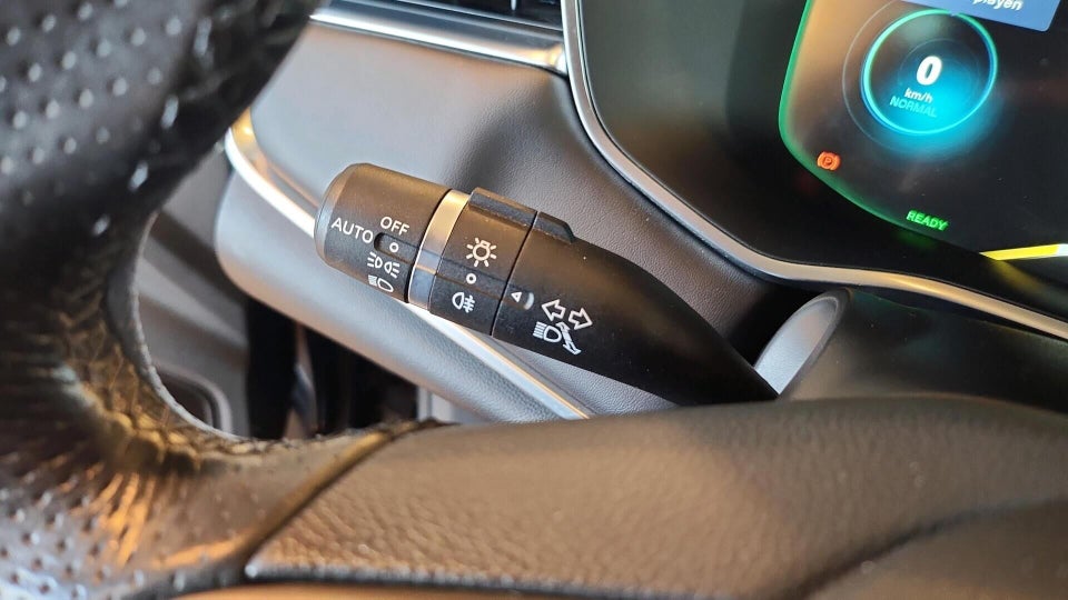 MG Marvel R Luxury 5d