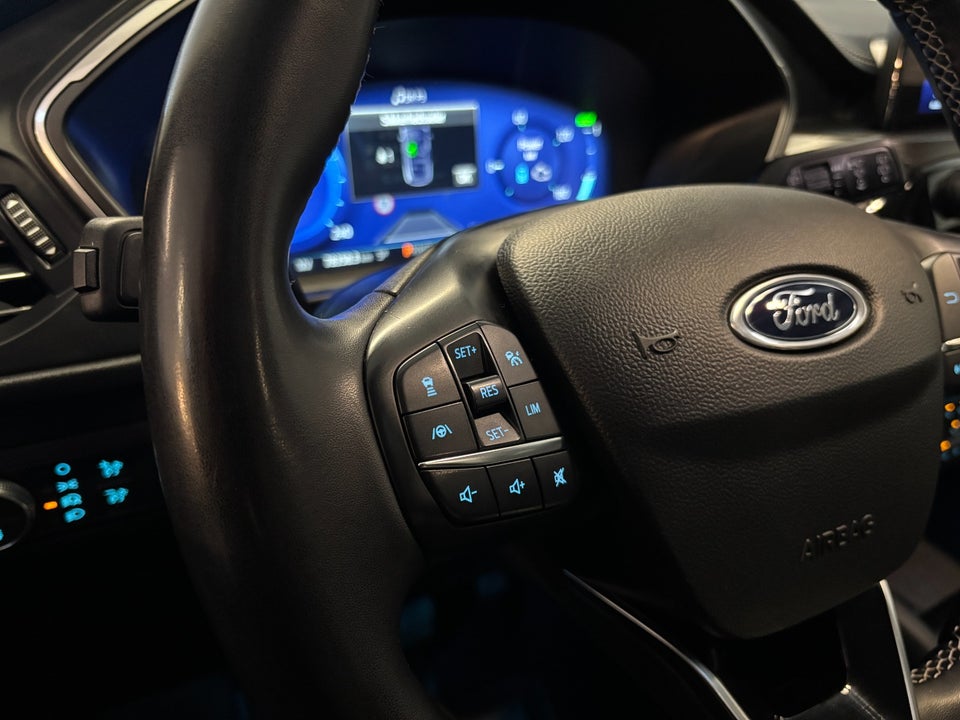 Ford Kuga 2,5 PHEV Vignale CVT 5d