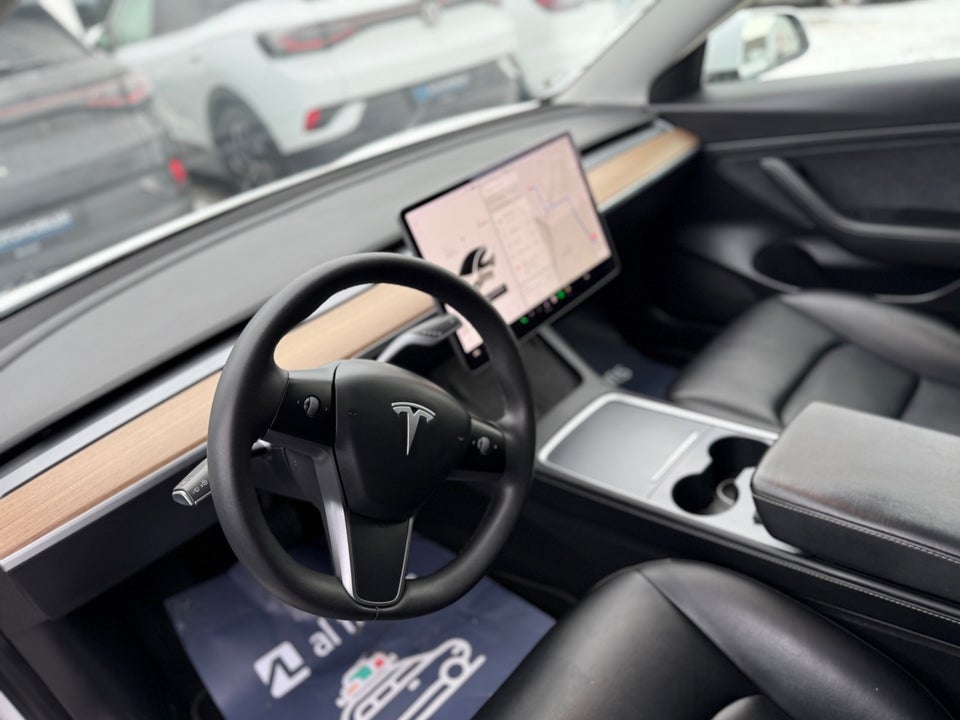 Tesla Model 3 Standard Range+ RWD 4d