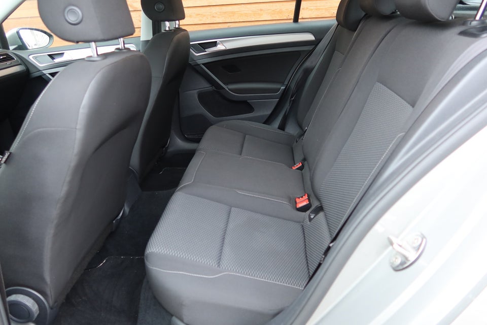 VW Golf VII 1,0 TSi 85 Trendline 5d