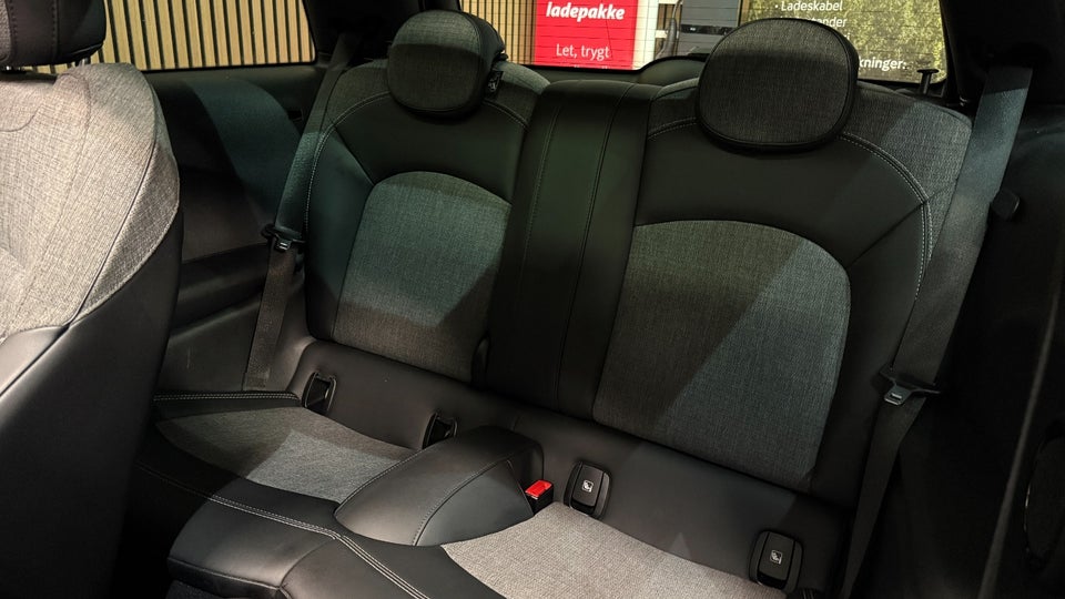 MINI Cooper SE Classic Trim 3d