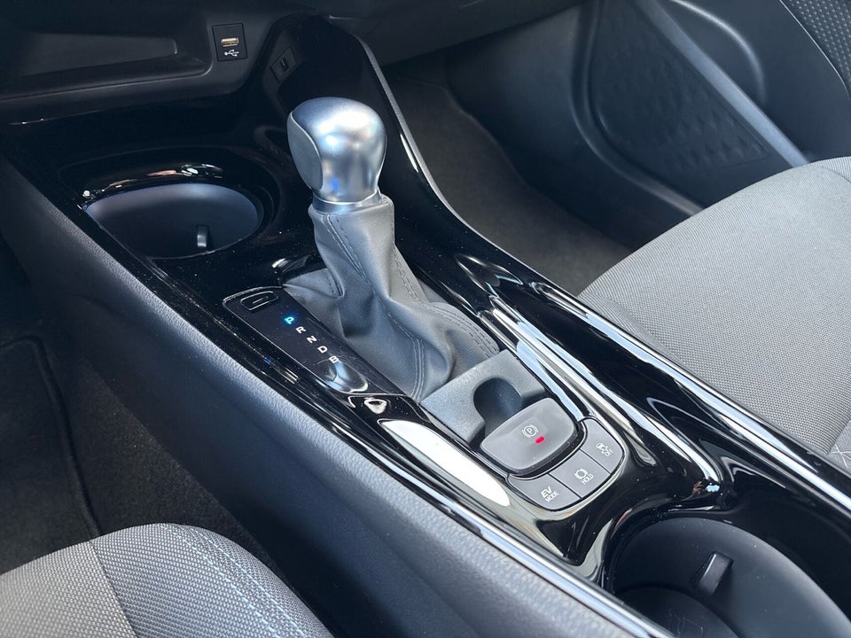 Toyota C-HR 1,8 Hybrid C-LUB Premium CVT 5d