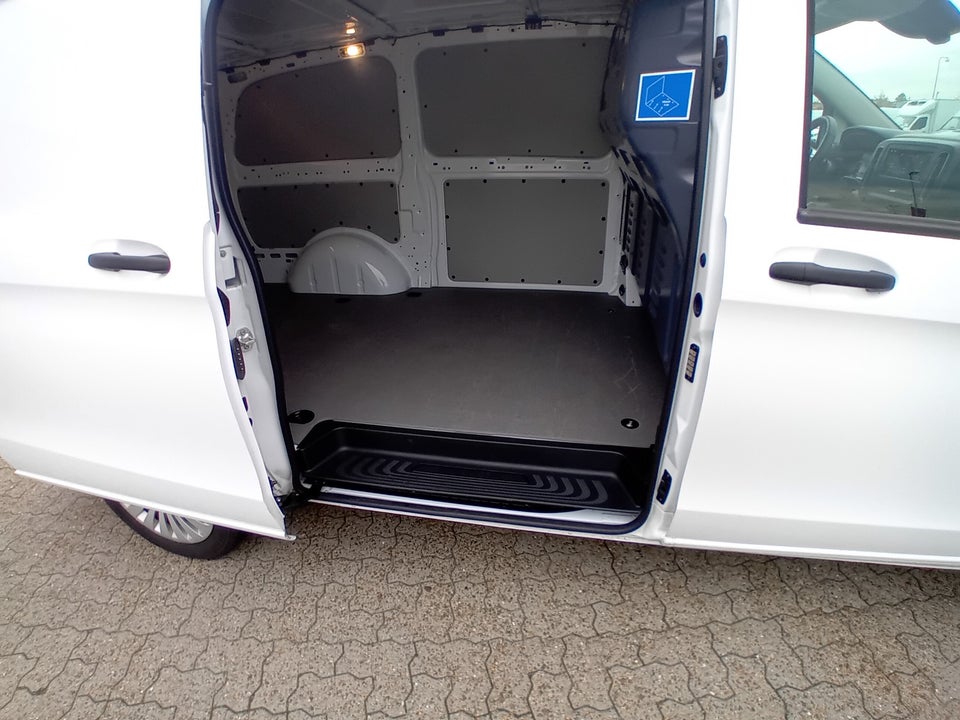 Mercedes Vito 114 2,0 CDi A2 Kassevogn PRO aut. RWD
