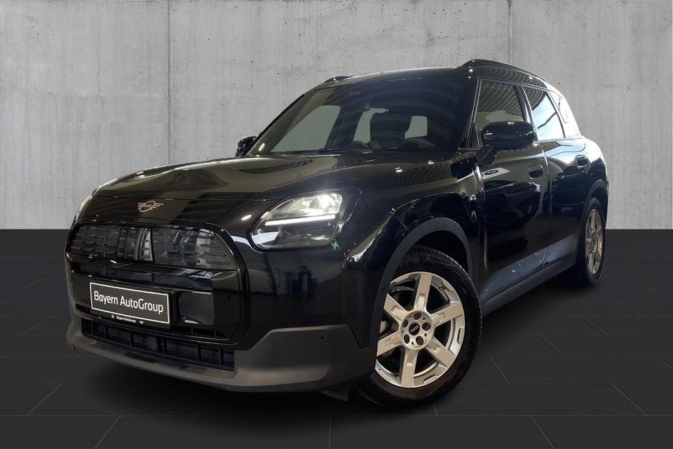 MINI Countryman E Essential Trim XS 5d