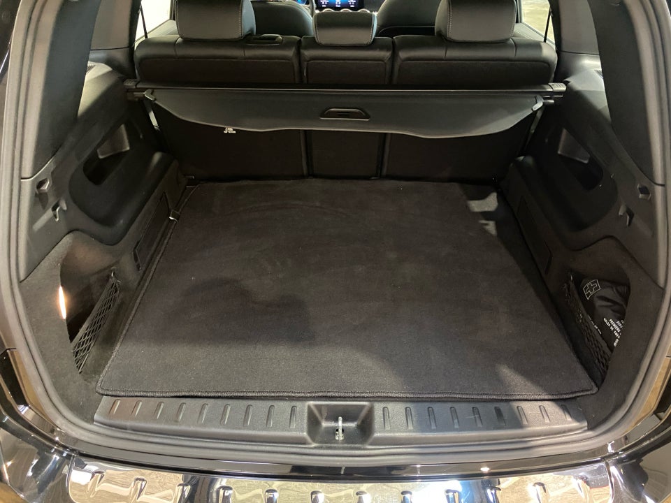 Mercedes EQB300 AMG Line 4Matic 5d