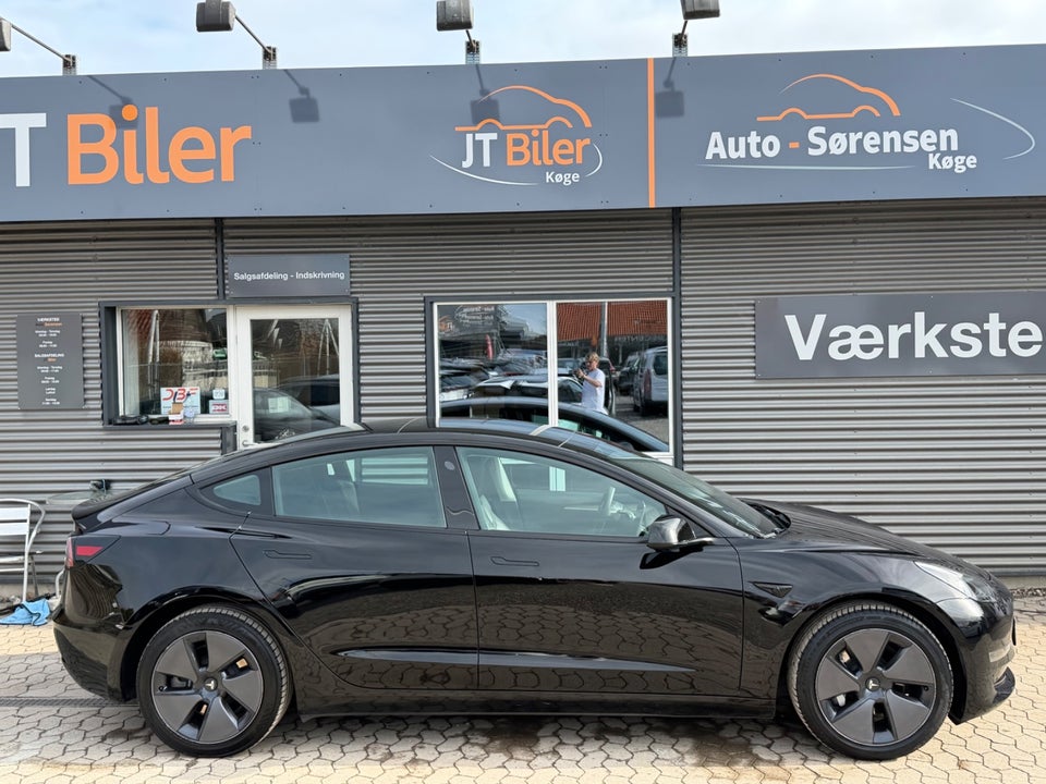 Tesla Model 3 Long Range RWD 4d