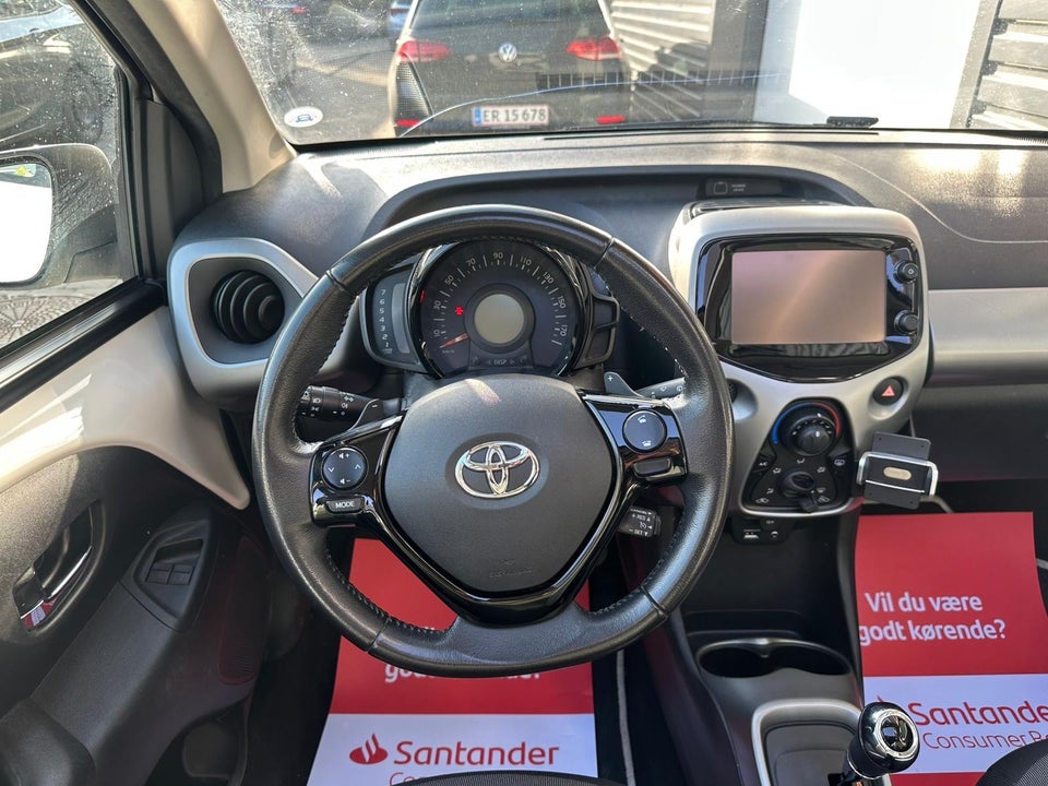 Toyota Aygo 1,0 VVT-i x-wave x-shift Sky 5d