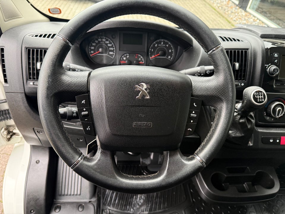 Peugeot Boxer 333 2,2 BlueHDi 140 L2H2 Premium