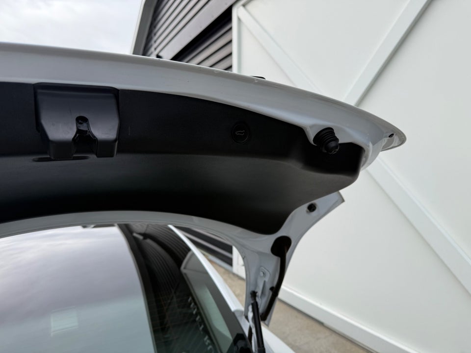 Tesla Model 3 Standard Range+ RWD 4d