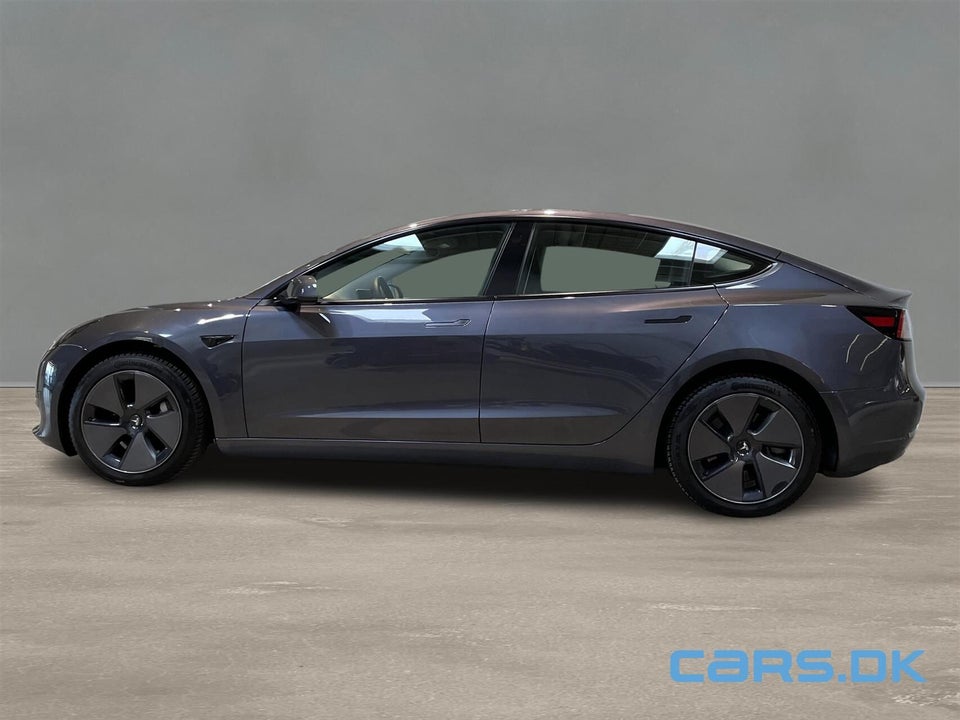 Tesla Model 3 Standard Range+ RWD 4d