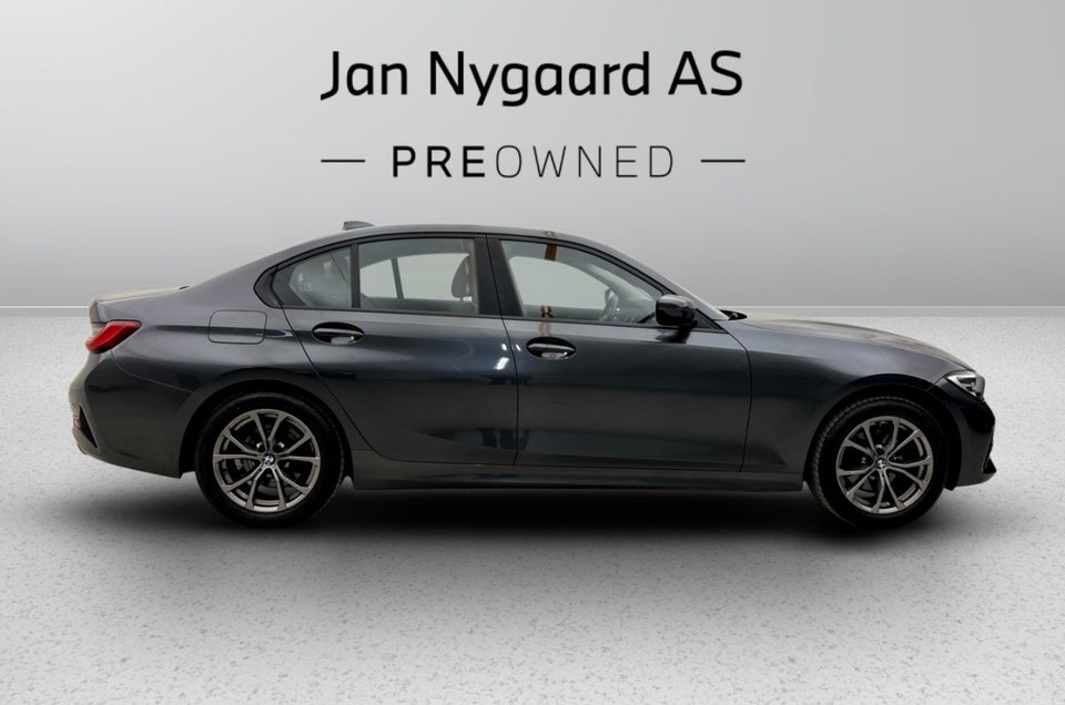 BMW 320i 2,0 Connected aut. 4d