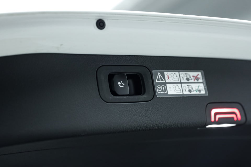 Mercedes C220 d 2,0 AMG Line stc. aut. 5d