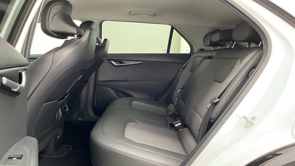 Kia Niro 64 EV Prestige 5d
