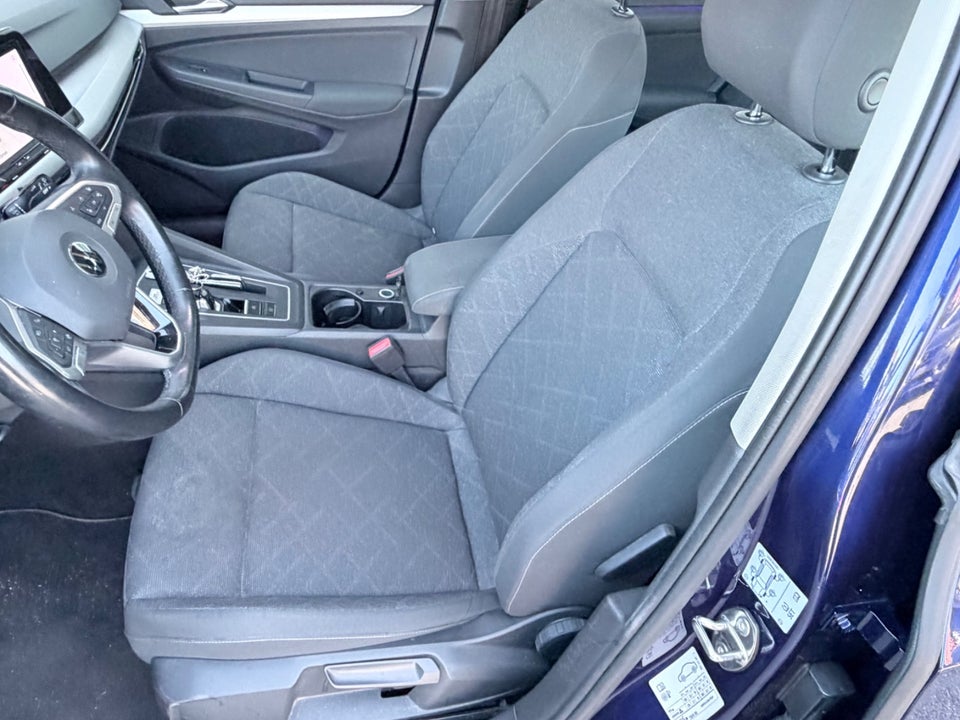 VW Golf VIII 2,0 TDi 115 Life DSG 5d