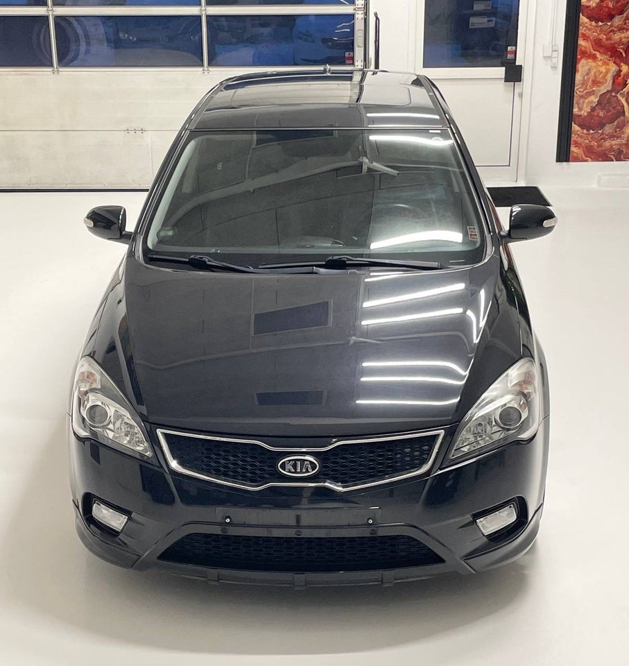 Kia Ceed 1,6 CRDi 128 Sport 5d