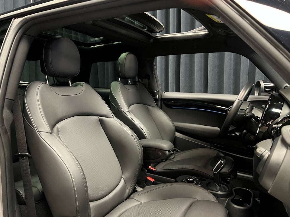 MINI Cooper SE Camden Edition 3d