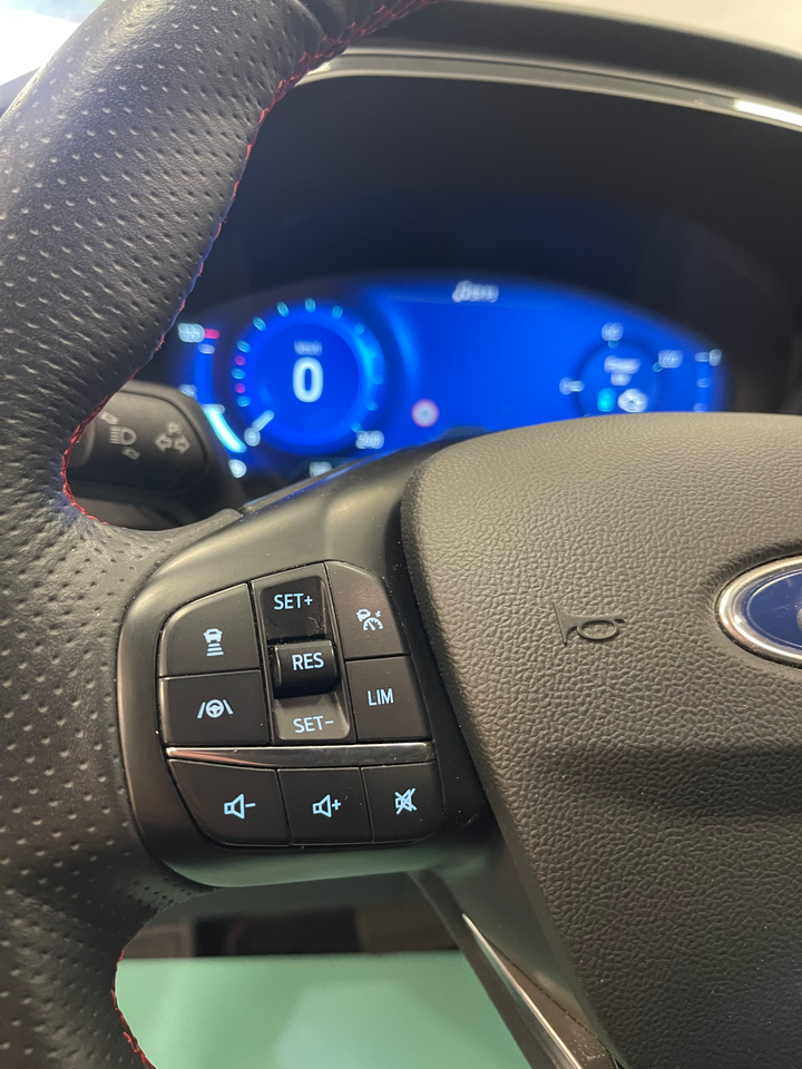 Ford Kuga 2,5 HEV ST-Line X CVT 5d