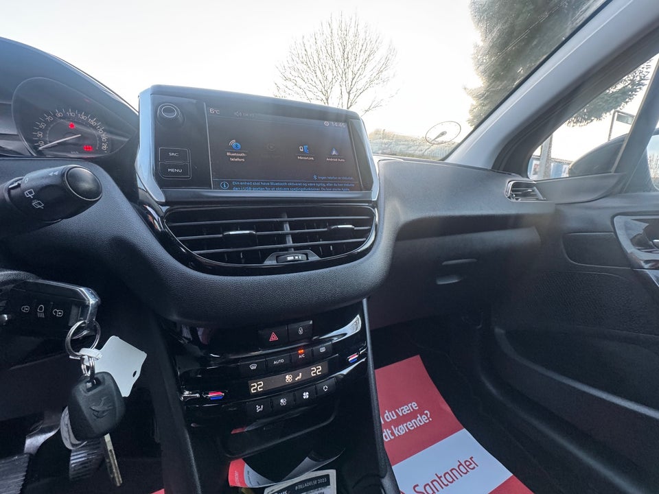 Peugeot 208 1,6 BlueHDi 100 Envy Sky 5d