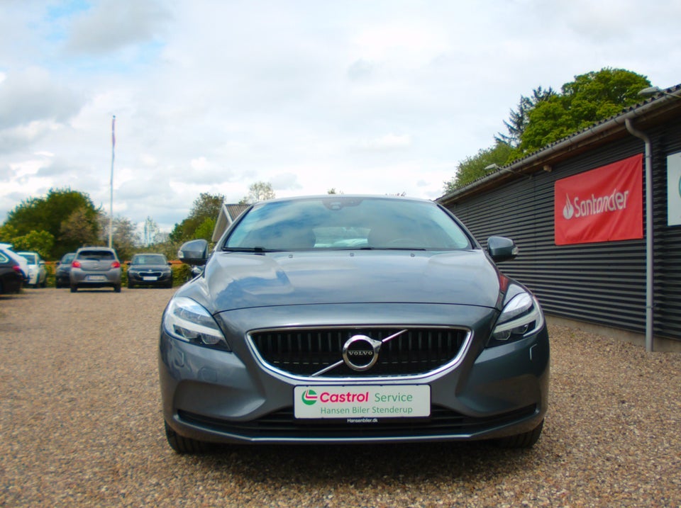 Volvo V40 2,0 D3 150 Momentum aut. 5d