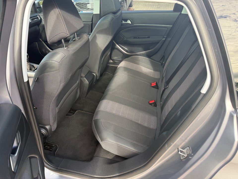 Peugeot 308 1,5 BlueHDi 130 Edition SW 5d
