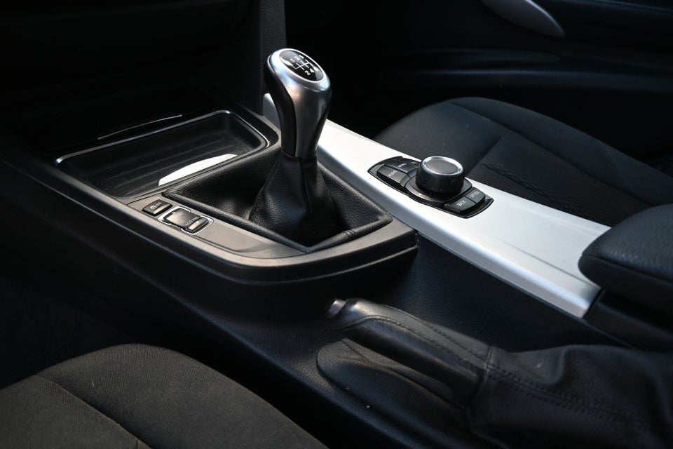 BMW 320d 2,0 Touring 5d