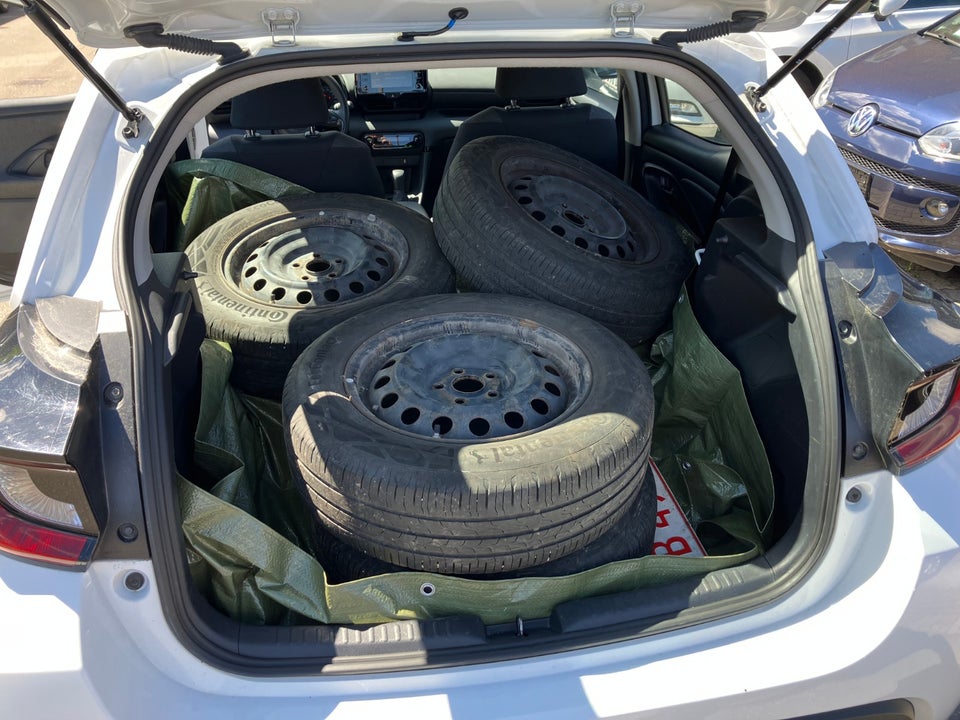 Toyota Yaris 1,5 Hybrid H1 e-CVT 5d