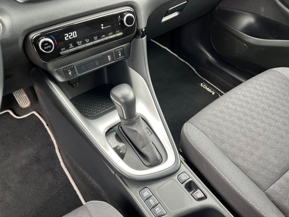 Toyota Yaris 1,5 Hybrid Active Tech e-CVT 5d