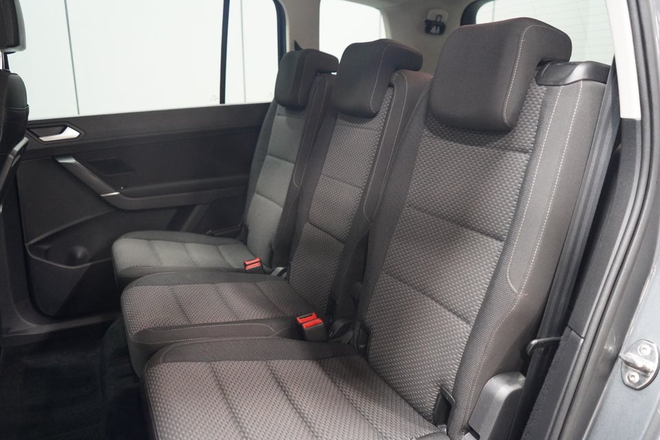 VW Touran 1,6 TDi 115 Comfortline Connect DSG 7prs 5d