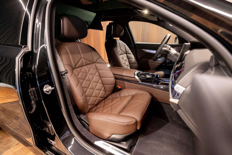 BMW i7 eDrive50 M-Sport 4d
