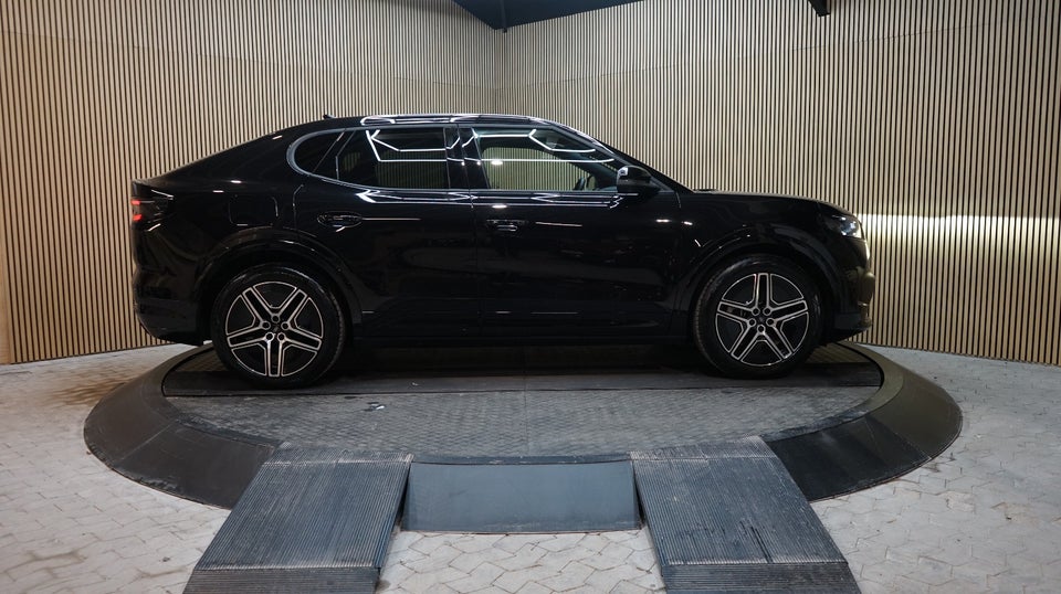 Ford Capri 77 Premium Extended Range 5d