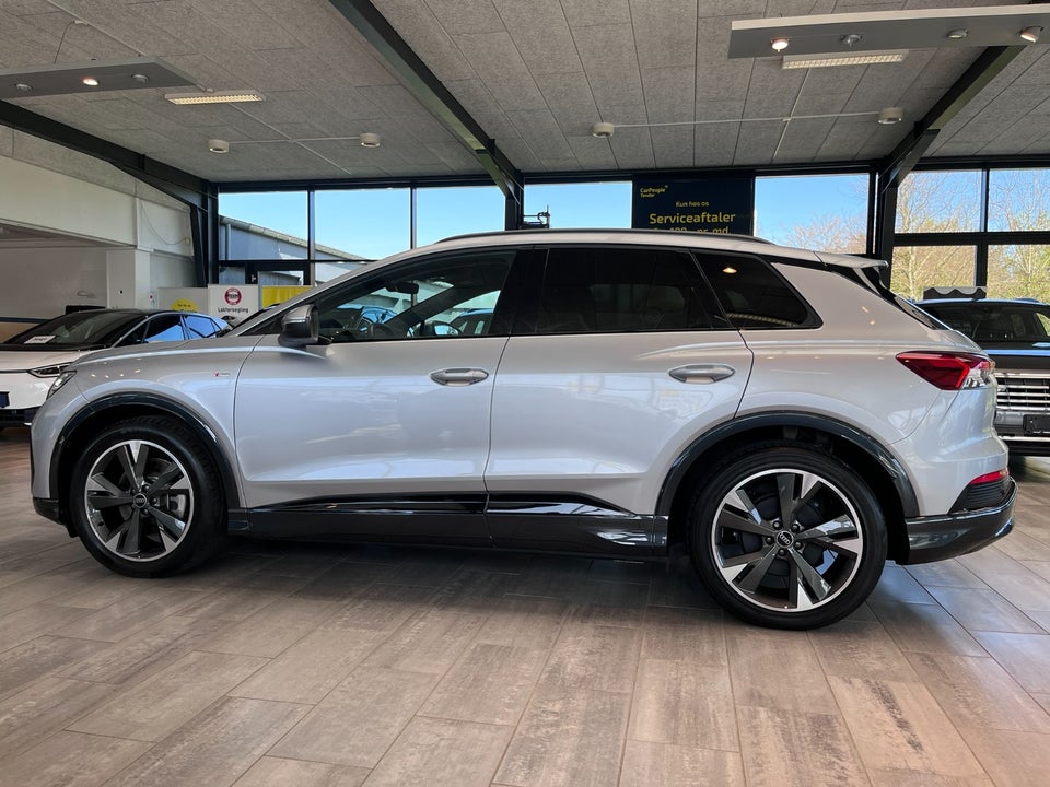 Audi Q4 e-tron 45 S-line 5d