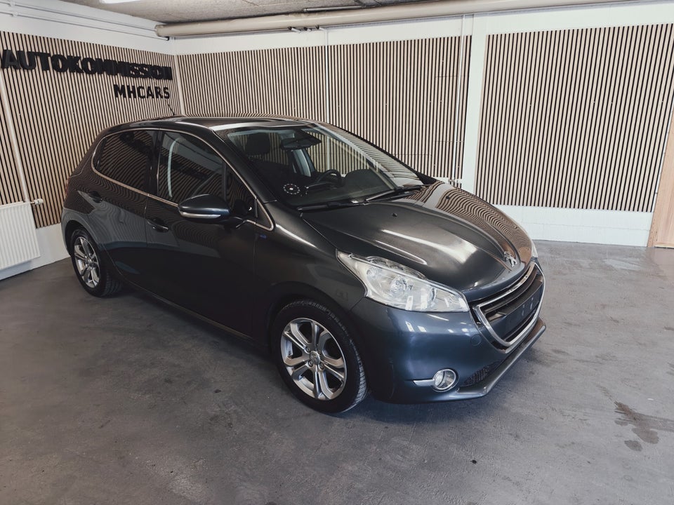 Peugeot 208 1,2 VTi Allure 5d