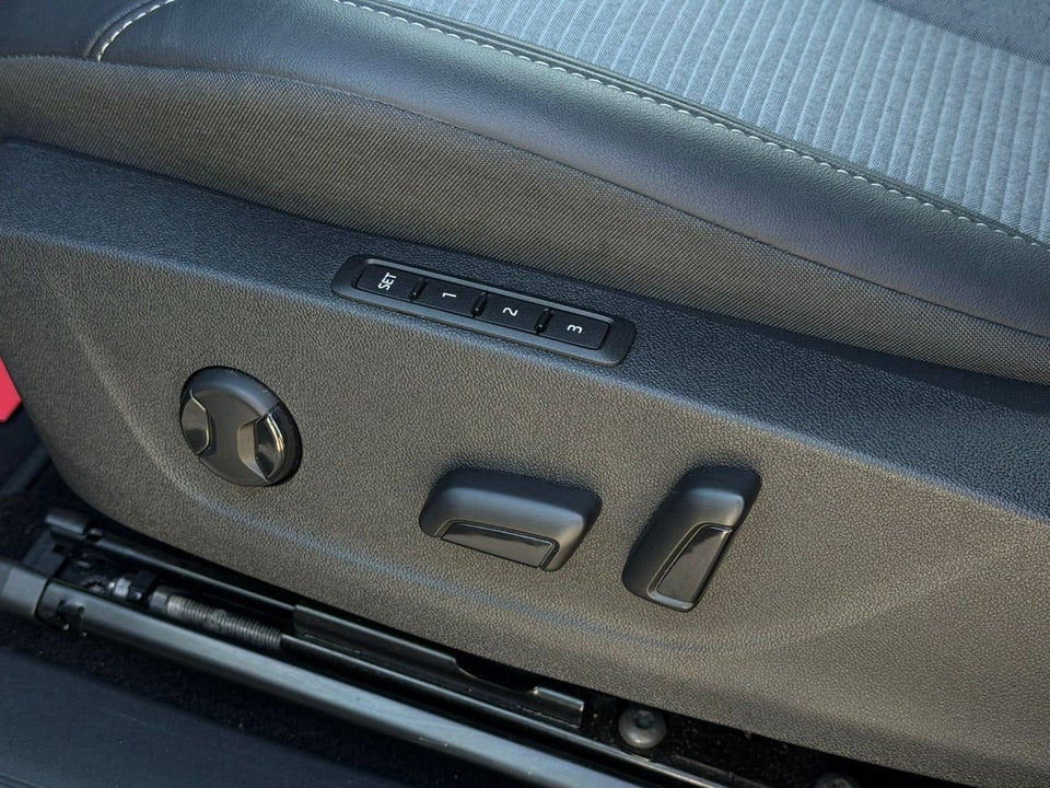 Skoda Enyaq 60 iV Loft 5d