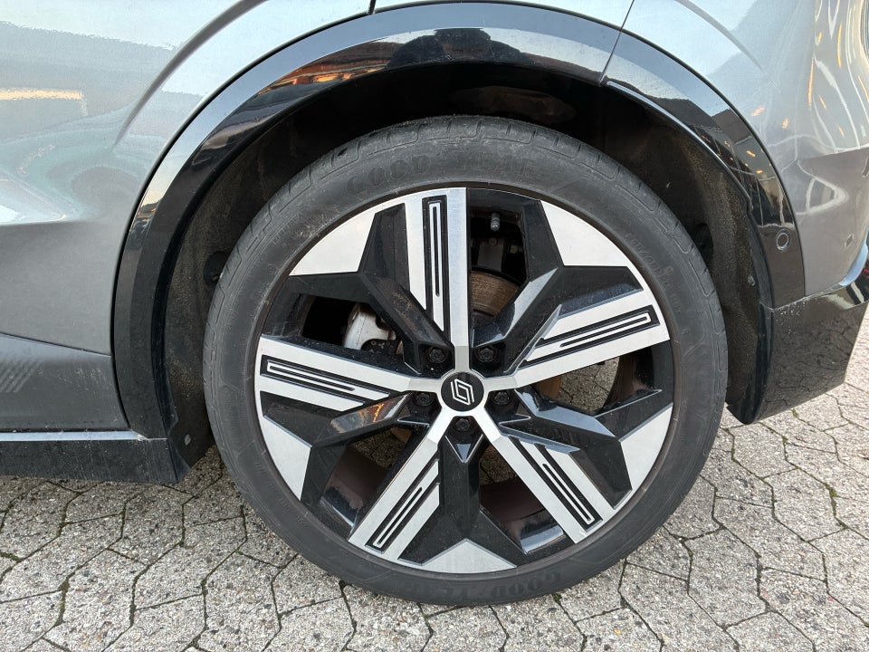 Renault Megane E-Tech 60 Iconic 5d