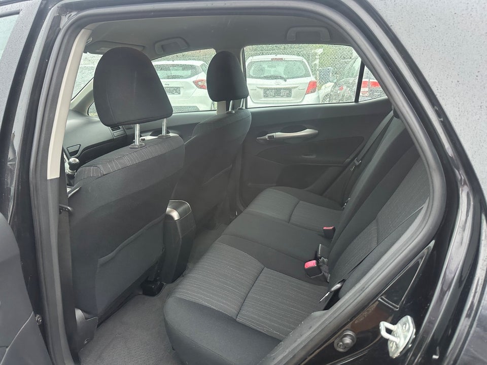 Toyota Auris 1,4 Luna 5d