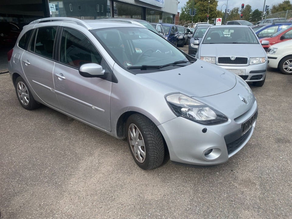 Renault Clio III 1,2 16V Avantage Sport Tourer 5d