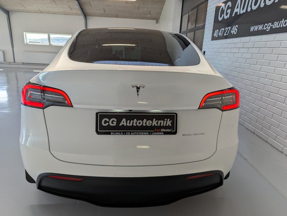 Tesla Model Y Long Range AWD 5d