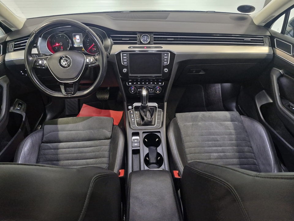 VW Passat 2,0 TSi 220 Highline DSG 4d