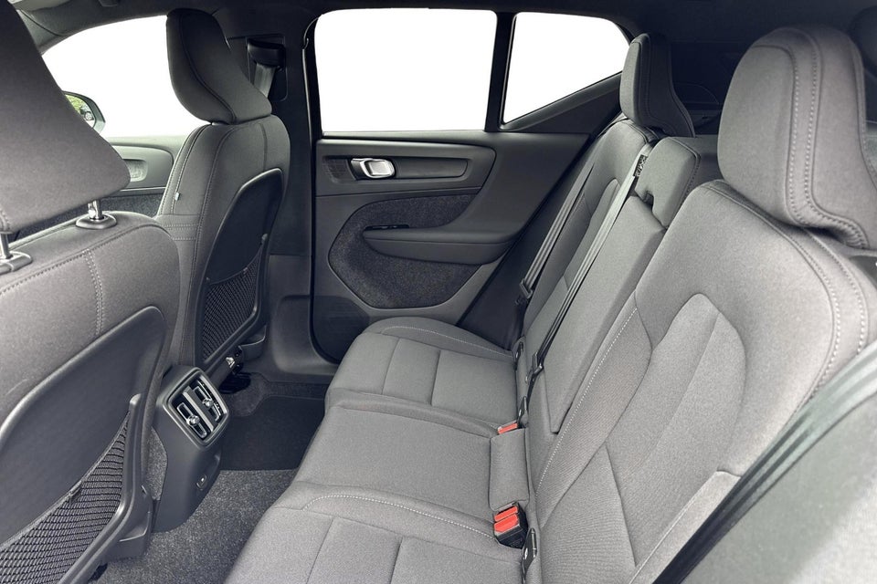 Volvo EX40 Standard Range Plus 5d