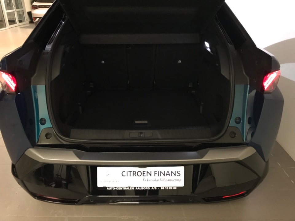 Peugeot e-3008 77 GT Pack 5d