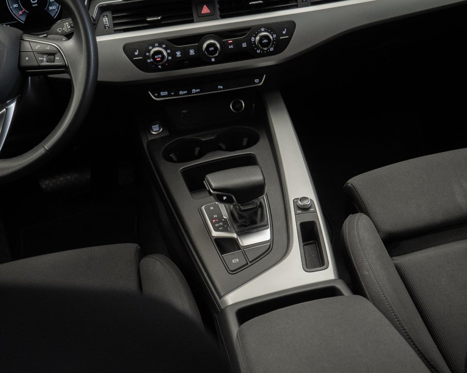 Audi A4 40 TFSi Prestige Avant S-tr. 5d