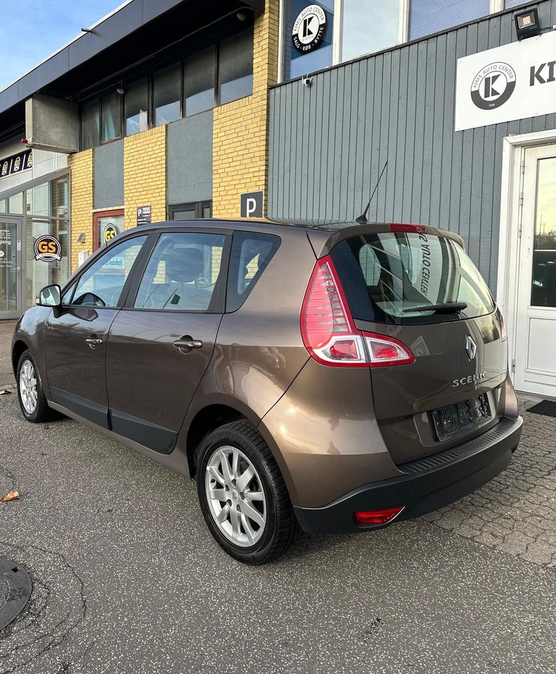 Renault Scenic III 1,6 16V Dynamique 5d