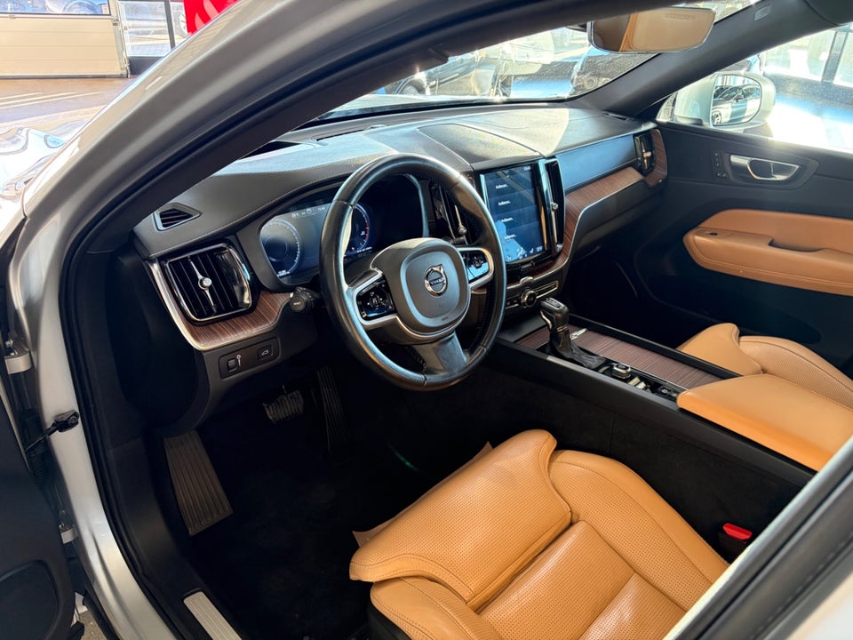 Volvo XC60 2,0 T5 250 Inscription aut. 5d