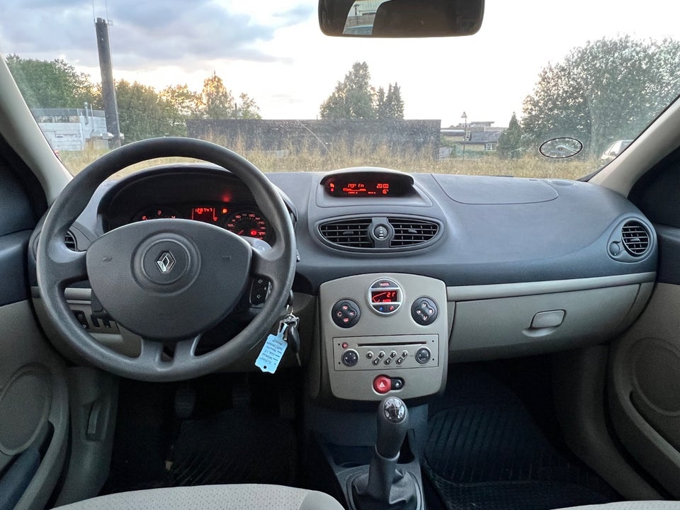 Renault Clio III 1,5 dCi 68 Authentique 5d