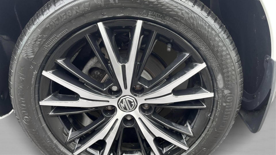 MG MG5 61 Luxury 5d