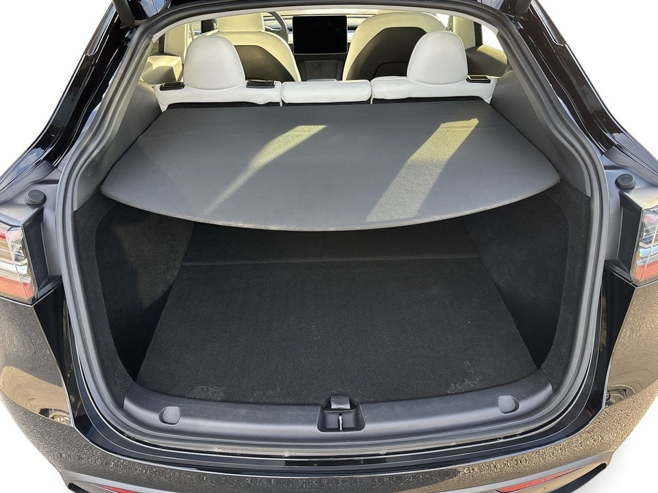 Tesla Model Y Long Range AWD 5d